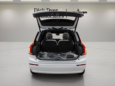 New 2026 Volvo XC90 B5 Plus w/ Protection Package Premier AWD/4WD image 30