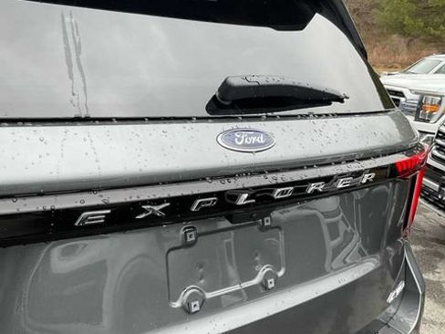 Used 2026 Ford Explorer Active AWD/4WD image 15