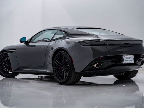 Used 2024 Aston Martin DB12 Coupe image 8