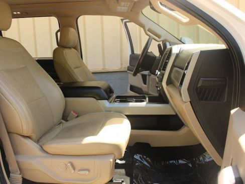 Used 2019 Ford F250 Lariat w/ Lariat Ultimate Package AWD/4WD image 10