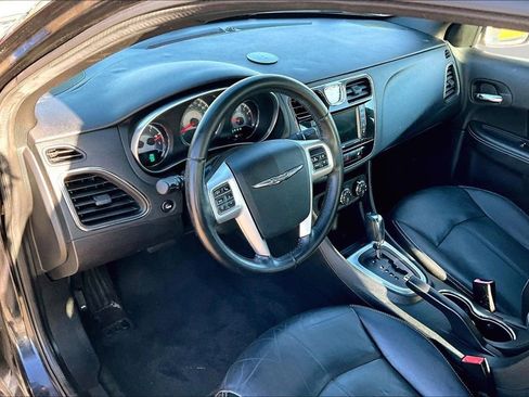 Used 2011 Chrysler 200 Limited image 18