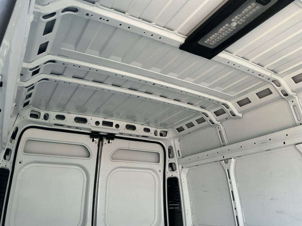 Used 2025 RAM ProMaster 2500 w/ Convenience Group FWD image 18