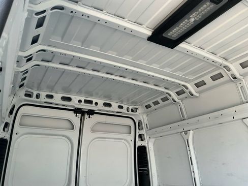 Used 2025 RAM ProMaster 2500 w/ Convenience Group FWD image 18