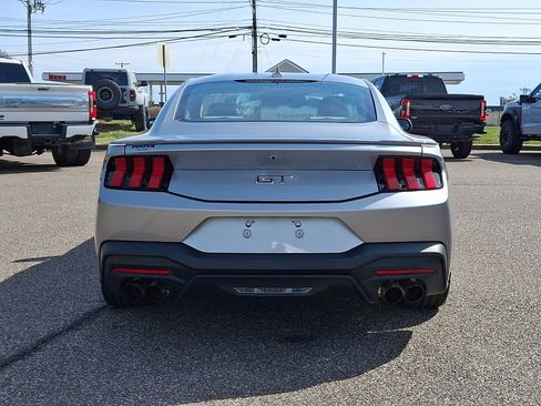 Used 2024 Ford Mustang GT Premium image 9