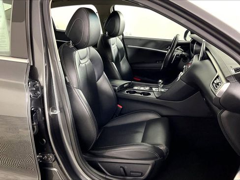 Used 2020 Genesis G70 2.0T image 8