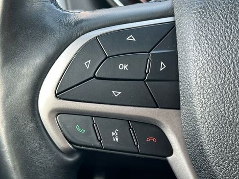 Used 2018 Jeep Grand Cherokee Laredo w/ All-Weather Capability Group image 19