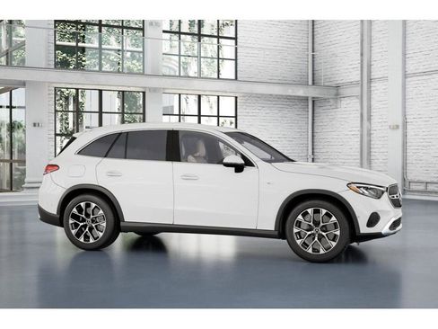 New 2025 Mercedes-Benz GLC 350e 4MATIC image 14