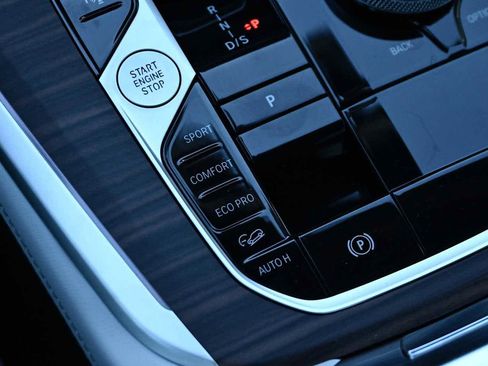 New 2026 BMW X5 xDrive40i w/ Climate Comfort Package image 16