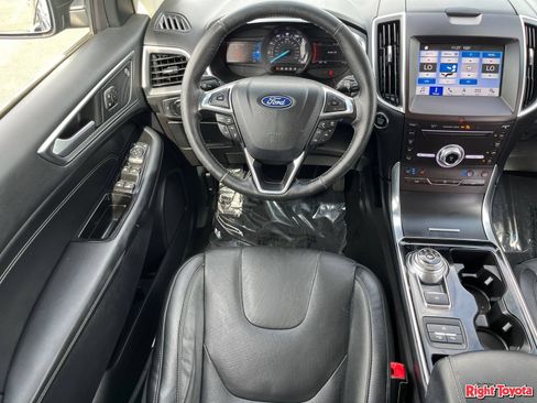 Used 2019 Ford Edge Titanium w/ Equipment Group 301A FWD image 16