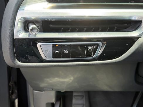 Used 2024 Cadillac Lyriq Luxury AWD/4WD image 11