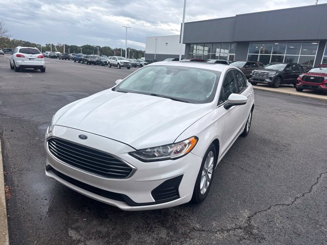 Used 2020 Ford Fusion SE FWD image 2