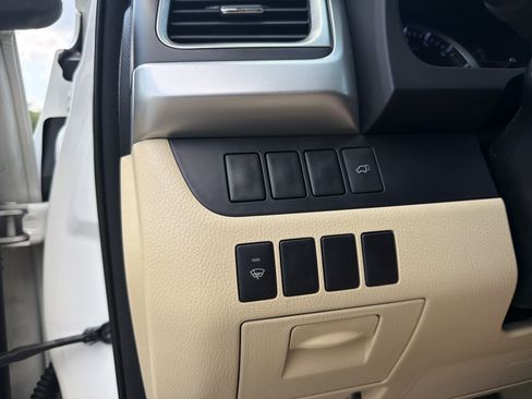 Used 2015 Toyota Highlander XLE FWD image 11