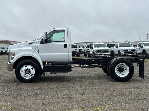 New 2026 Ford F750 2WD Regular Cab Super Duty image 7
