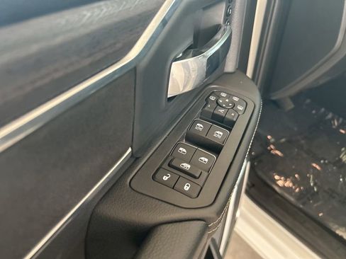 Used 2026 RAM 2500 Laramie AWD/4WD image 41