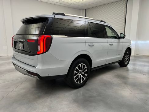 Used 2025 Ford Expedition Platinum AWD/4WD image 9