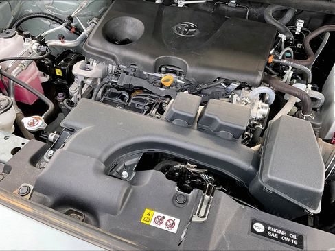 Used 2022 Toyota RAV4 XLE image 31