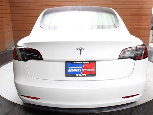 Used 2023 Tesla Model 3 Standard Range image 10
