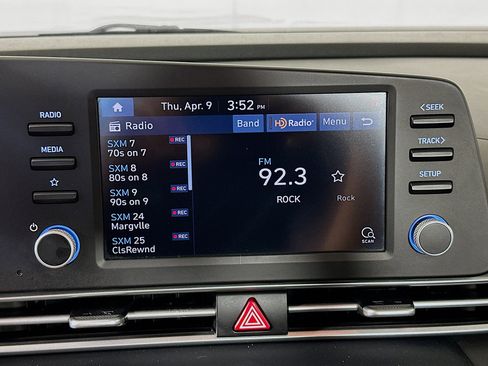 Used 2021 Hyundai Elantra SEL image 21