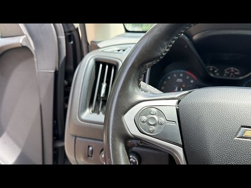 Used 2019 Chevrolet Colorado LT AWD/4WD image 13