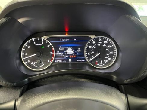 Used 2024 Nissan Sentra SV FWD image 27