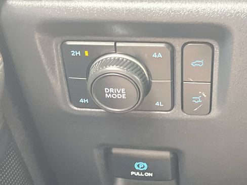Certified 2025 Ford Expedition Active AWD/4WD image 21