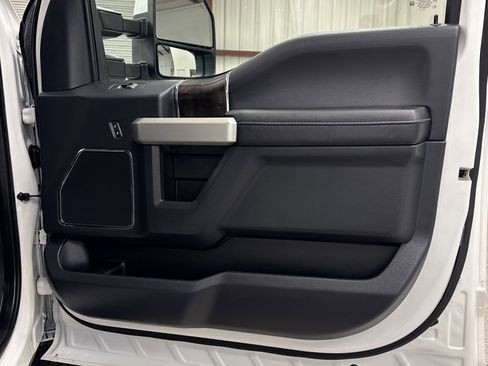 Used 2022 Ford F250 Lariat w/ Lariat Ultimate Package image 21