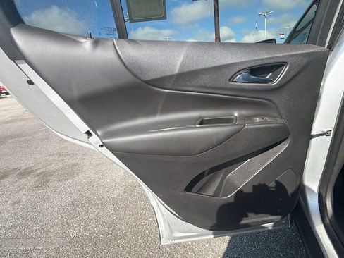 Used 2020 Chevrolet Equinox LT FWD image 22