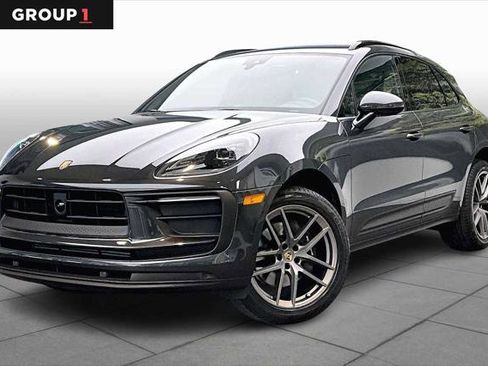 Used 2025 Porsche Macan AWD/4WD image 1