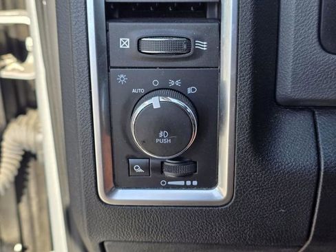 Used 2019 RAM 1500 Big Horn image 31