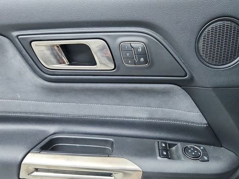 Used 2020 Ford Mustang Shelby GT350 w/ Technology Package image 26