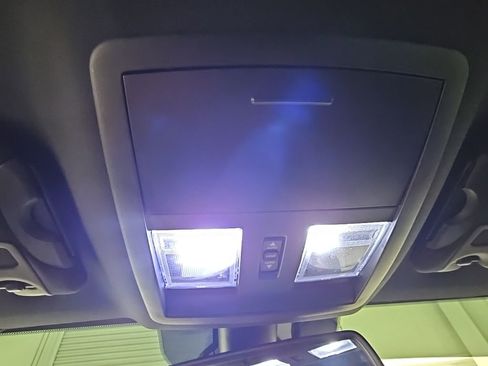 Used 2016 Dodge Challenger R/T image 24