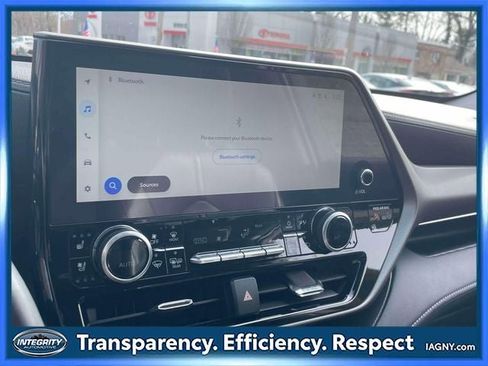 Used 2023 Toyota Highlander Limited image 28