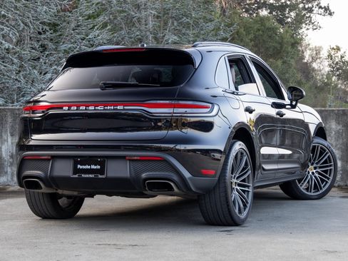 Certified 2023 Porsche Macan image 11