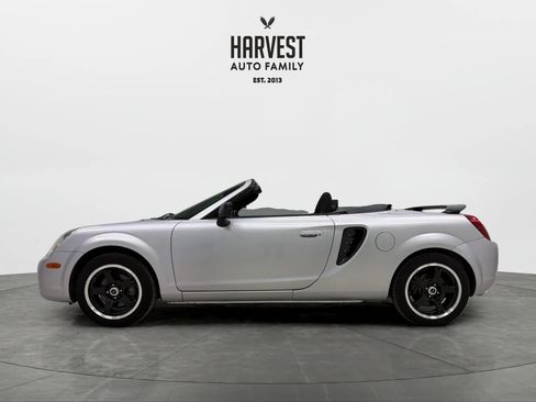 Used 2003 Toyota MR2 w/ Preferred Accessory Pkg RWD image 3