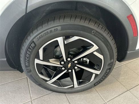 New 2026 Chevrolet Equinox EV LT image 19