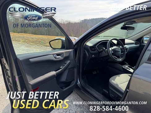 Used 2020 Ford Escape SE image 11