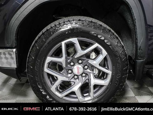 Used 2022 GMC Sierra 1500 SLT w/ SLT Premium Plus Package AWD/4WD image 36