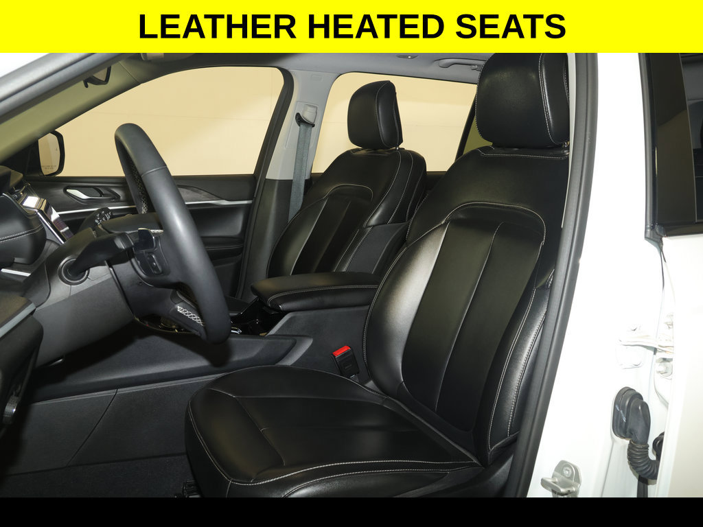 Used 2023 Jeep Grand Cherokee L Limited AWD/4WD image 4