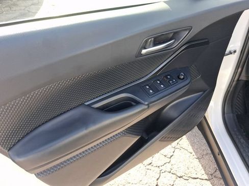 Used 2019 Toyota C-HR LE FWD image 13