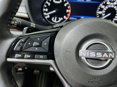 Used 2024 Nissan Altima 2.5 SR FWD image 18