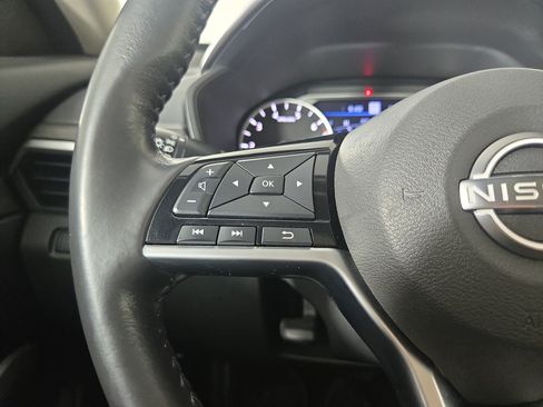 Used 2023 Nissan Altima 2.5 SV w/ SV Premium Package AWD/4WD image 16