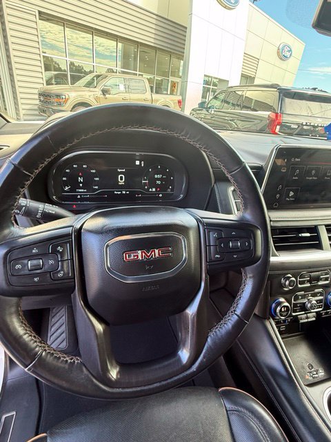 Used 2022 GMC Yukon AT4 w/ Technology Package AWD/4WD image 14