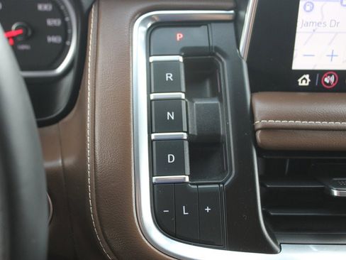 Used 2021 Chevrolet Tahoe High Country w/ Premium Package image 13