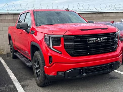 Used 2025 GMC Sierra 1500 Elevation w/ LPO, Elevation Black Package AWD/4WD image 2