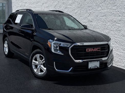 Used 2022 GMC Terrain SLE w/ Driver Convenience Package image 1