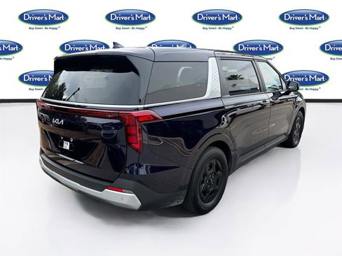 Used 2025 Kia Carnival FWD image 7