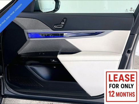 Used 2023 BMW 740i image 26