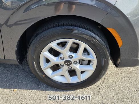 Used 2025 Kia Soul LX w/ LX Technology Package FWD image 18