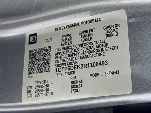 Used 2024 GMC Canyon AT4 w/ Technology Package AWD/4WD image 32
