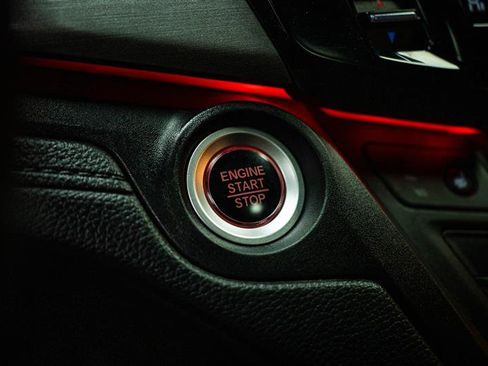 Used 2025 Honda Odyssey Sport-L image 19